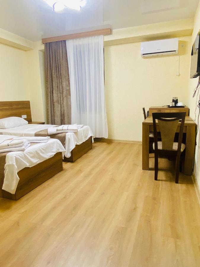Hotel Sunrise Кутаиси Экстерьер фото
