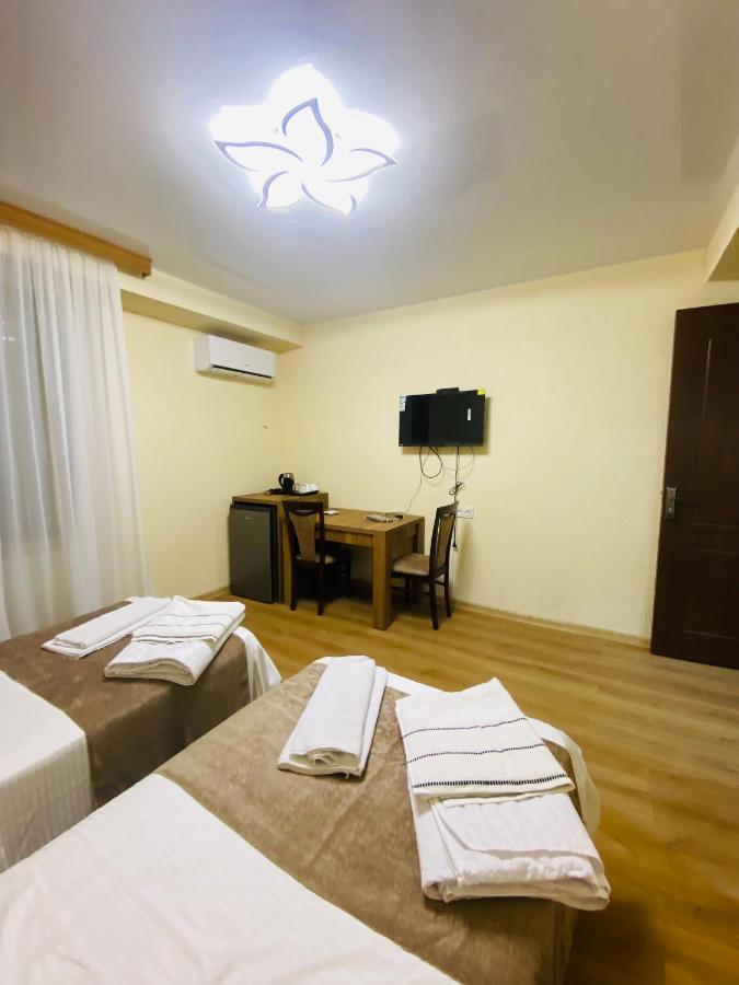 Hotel Sunrise Кутаиси Экстерьер фото